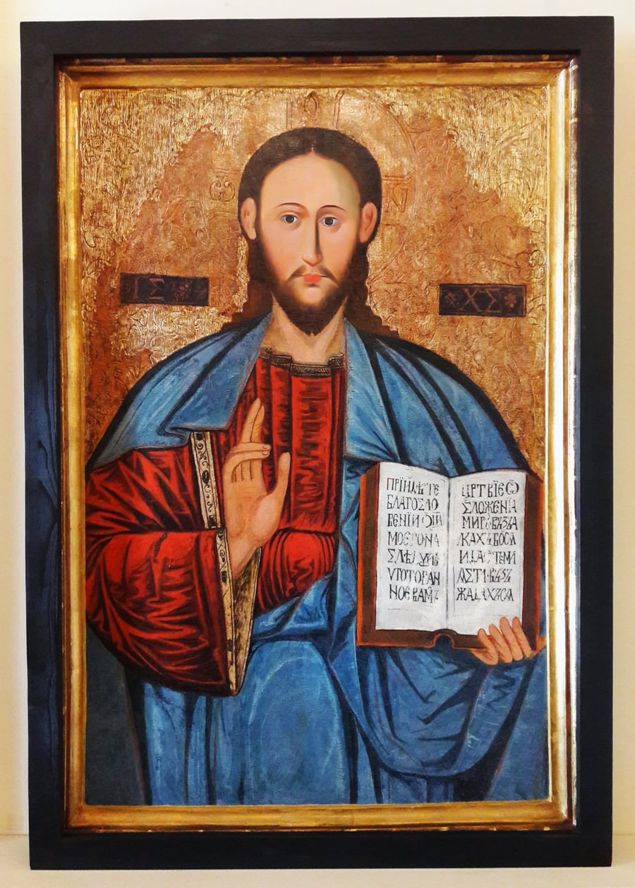 Gold-ground icon of Christ Pantocrator, blessing with His right hand and holding the Gospel.